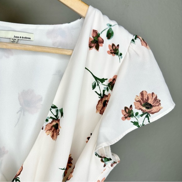 June and Hudson Foral Wrap Top - Picture 10 of 13